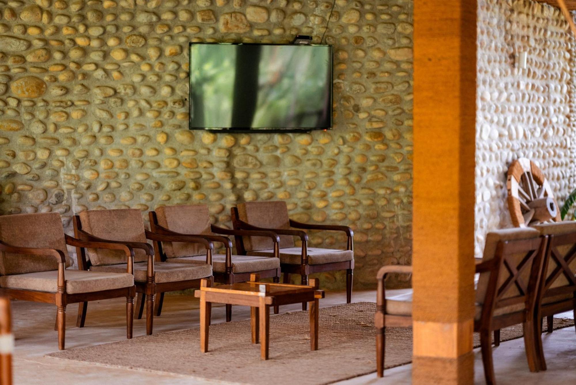 Sanctuary Chitwan National Park Hotel Luaran gambar