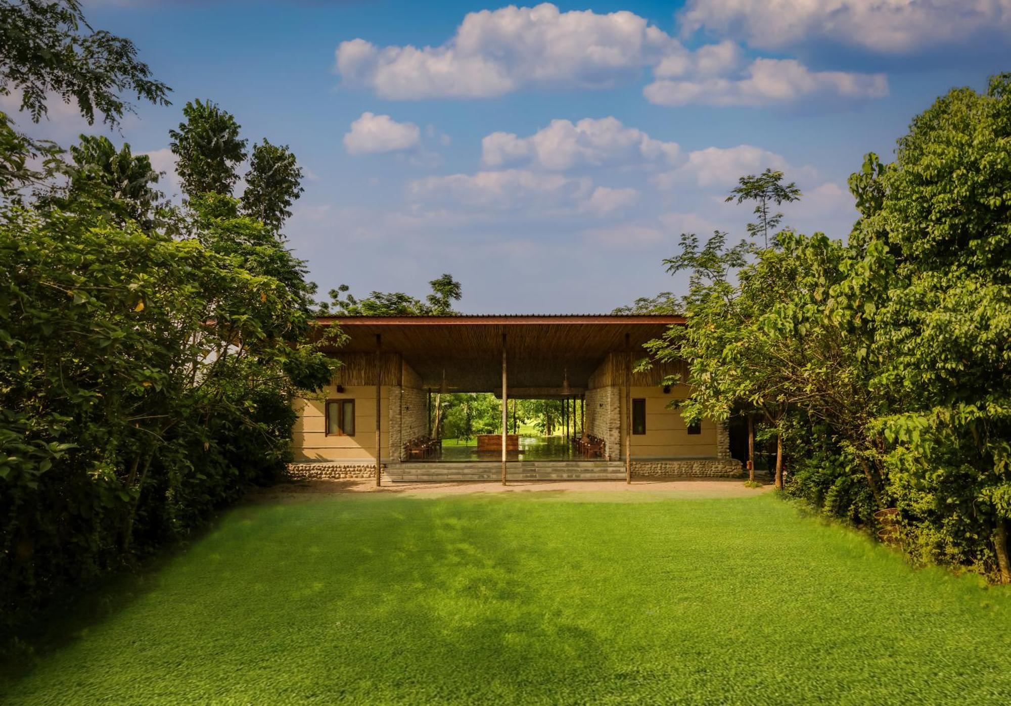 Sanctuary Chitwan National Park Luaran gambar