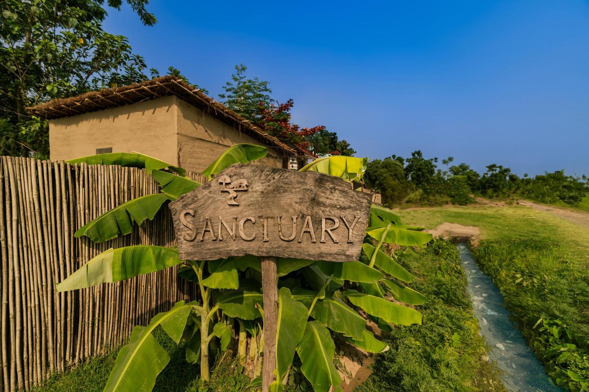 Sanctuary Chitwan National Park Hotel Luaran gambar