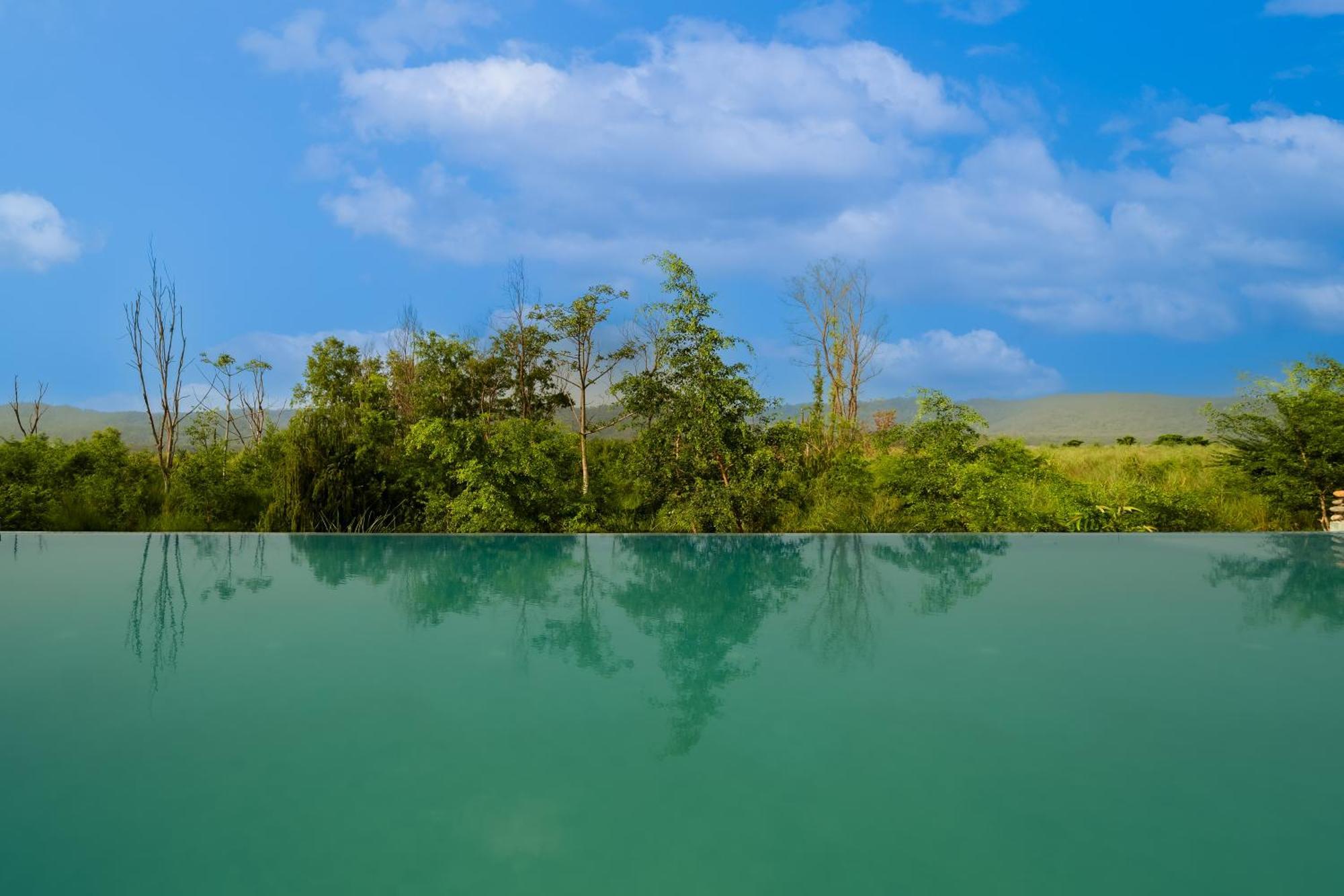 Sanctuary Chitwan National Park Hotel Luaran gambar