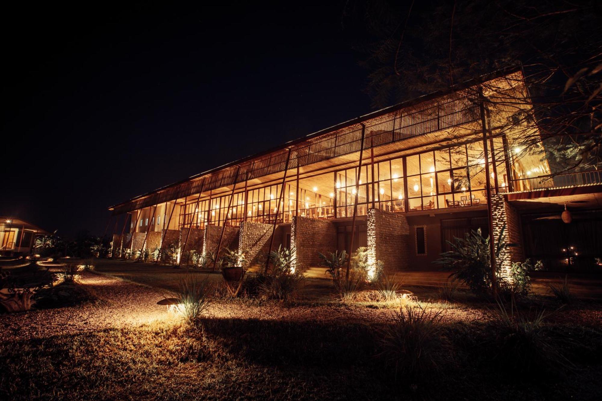 Sanctuary Chitwan National Park Hotel Luaran gambar