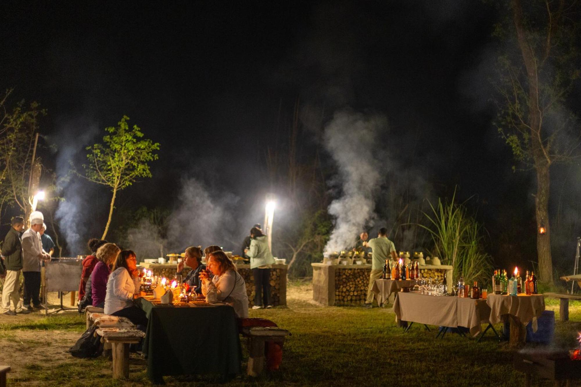 Sanctuary Chitwan National Park Luaran gambar