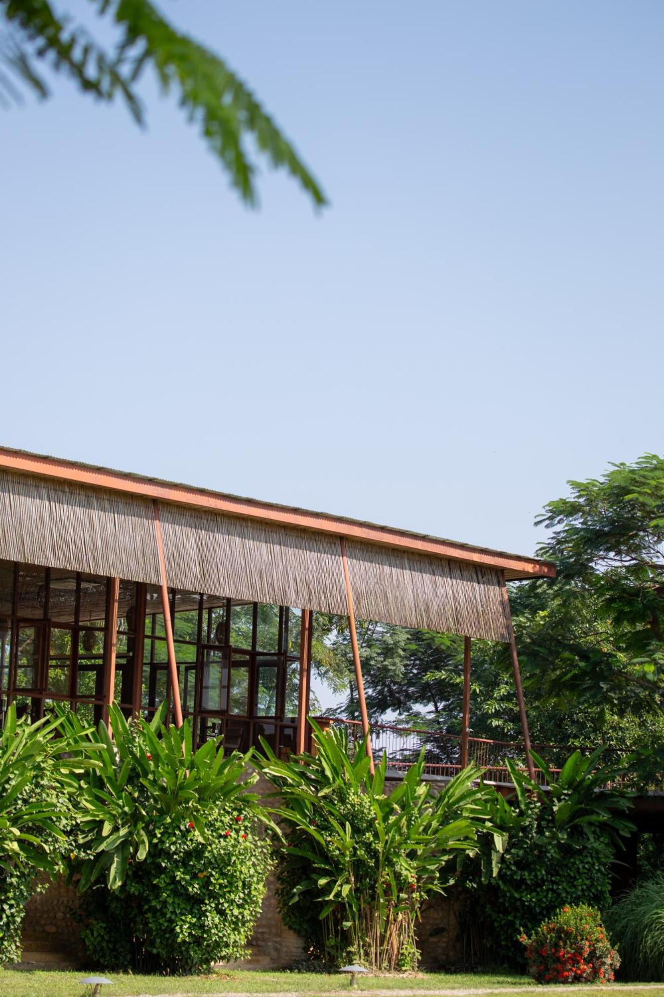 Sanctuary Chitwan National Park Luaran gambar