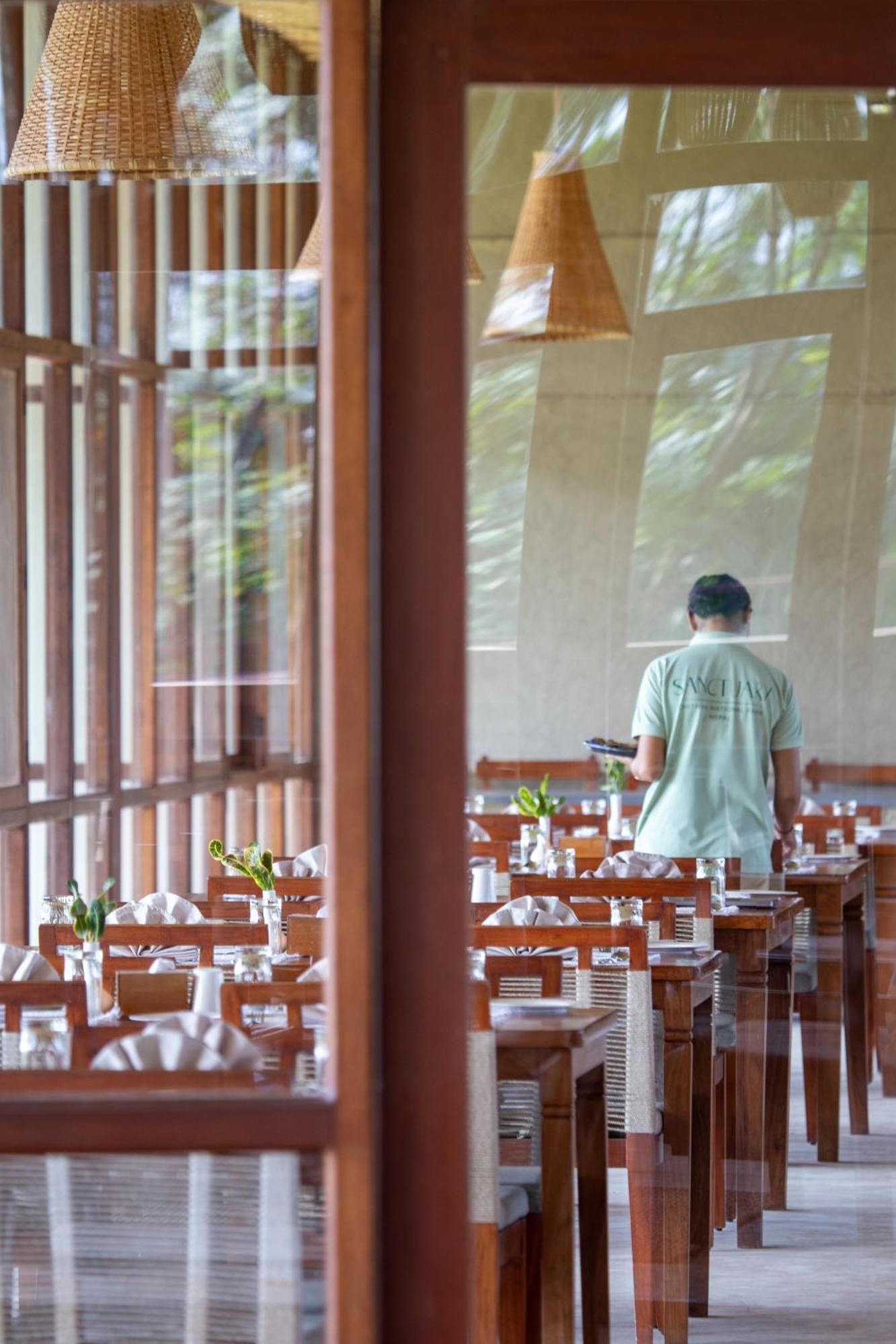 Sanctuary Chitwan National Park Hotel Luaran gambar