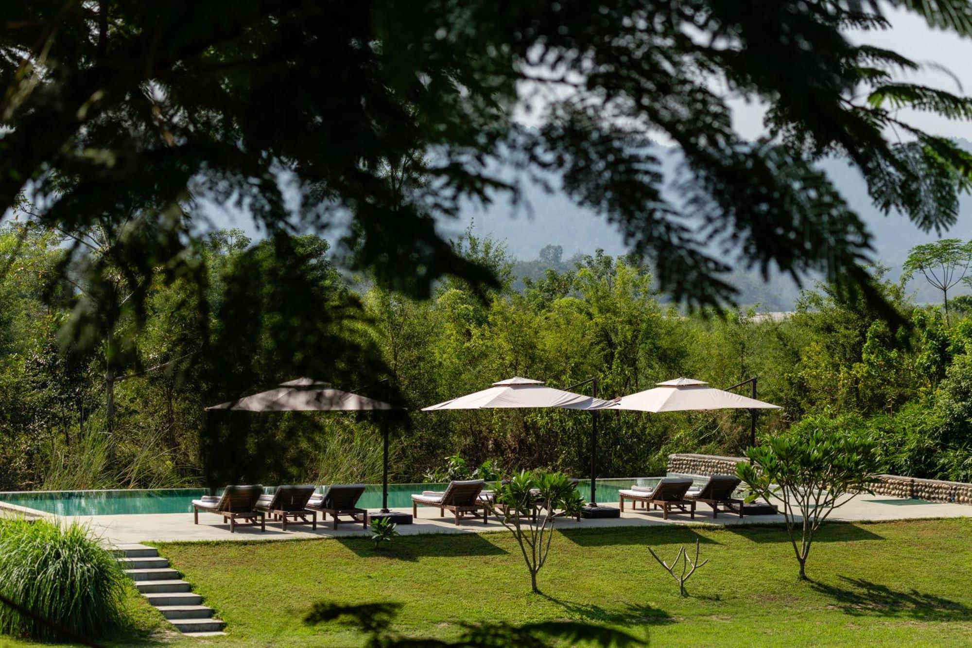 Sanctuary Chitwan National Park Hotel Luaran gambar